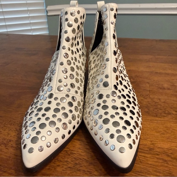 Steven Steve Madden Renata White Studded Ankle Booties size 9 festival - Picture 4 of 12